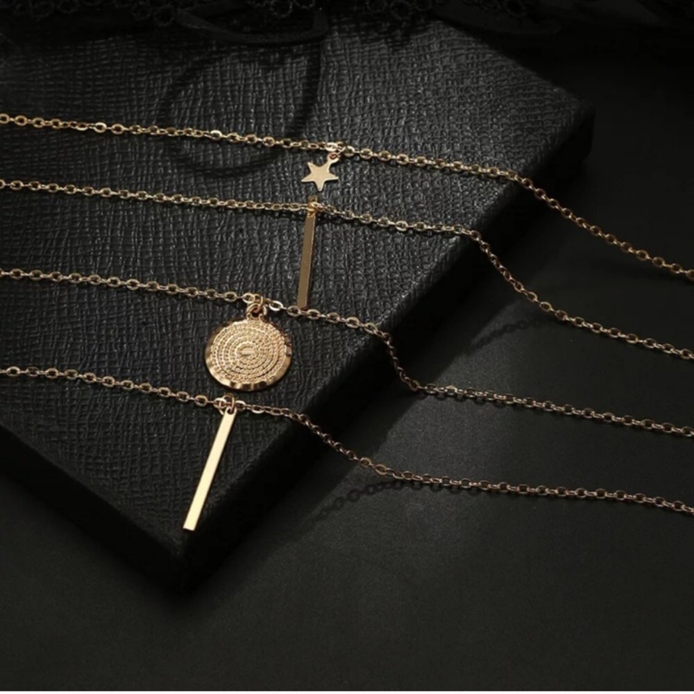 LAST ONE Dainty Layered Necklace - Picture 2 of 7